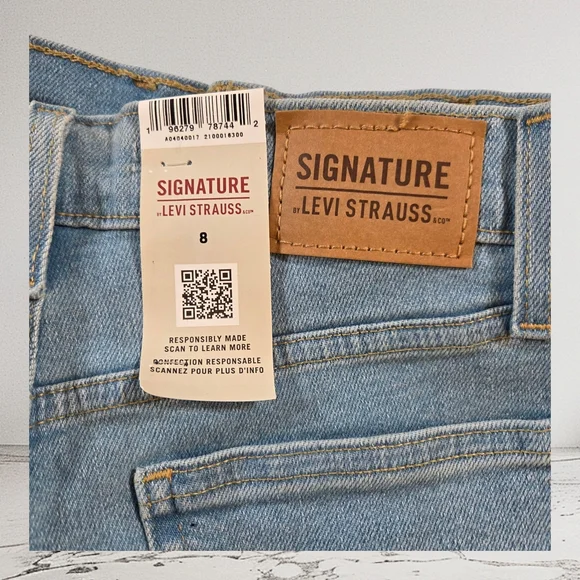 Signature By Levi's Women's High Rise Straight Leg Jean Size 8 - Picture 7 of 9